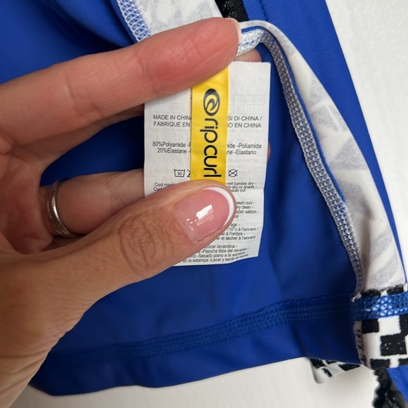 Rip Curl rash guard with zipper size small - Picture 4 of 7